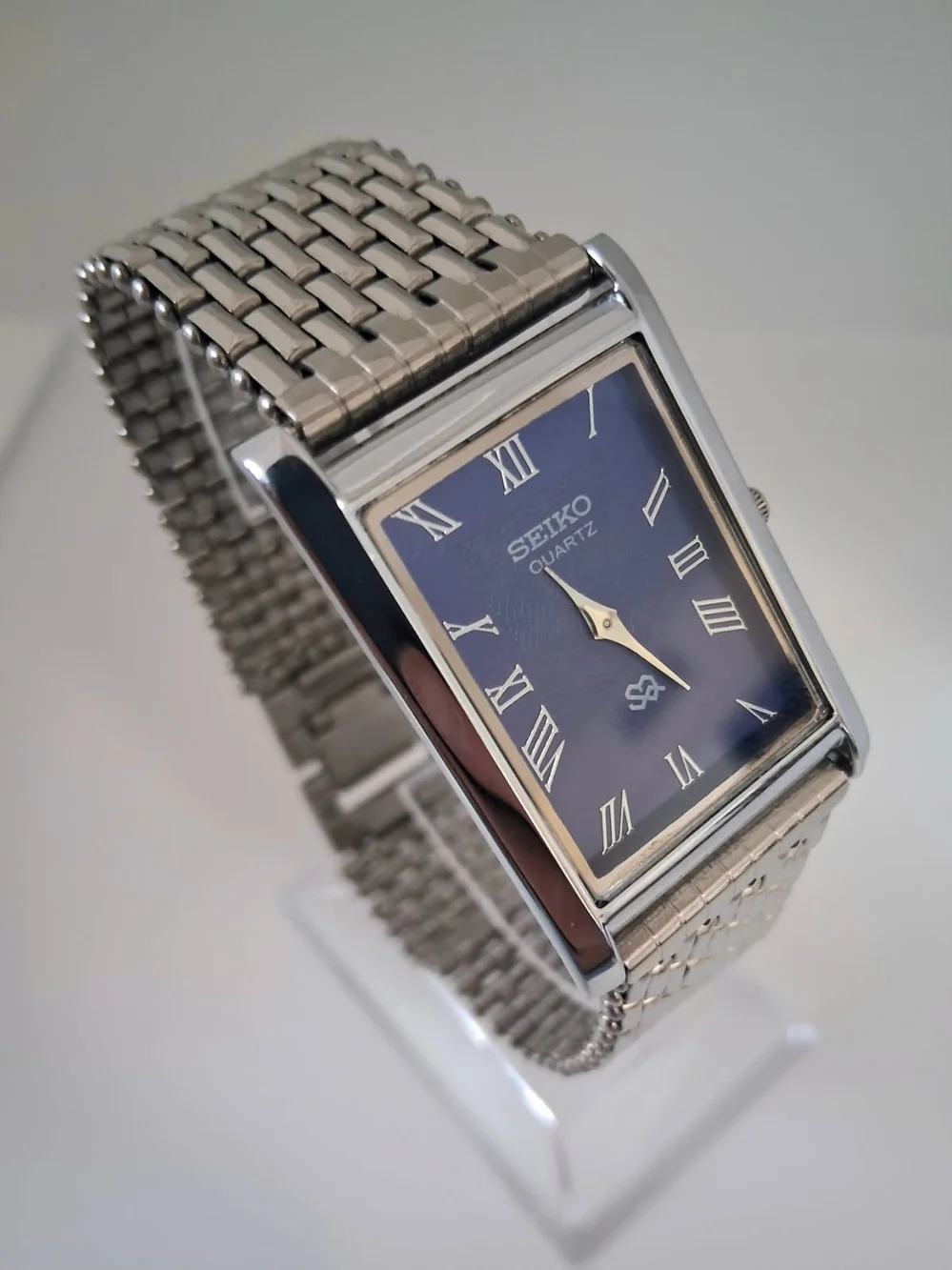 Vintage Rare Seîko Quartz slim tank 33mm Watch